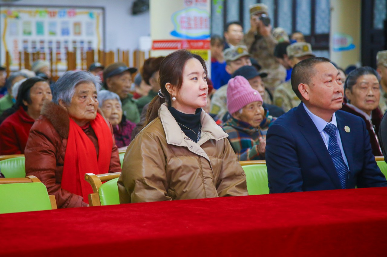 星瑞集团参与承办的“军地联建学雷锋，真情温暖夕阳红——学雷锋纪念日敬老爱老主题活动”在蓉举行(图2)