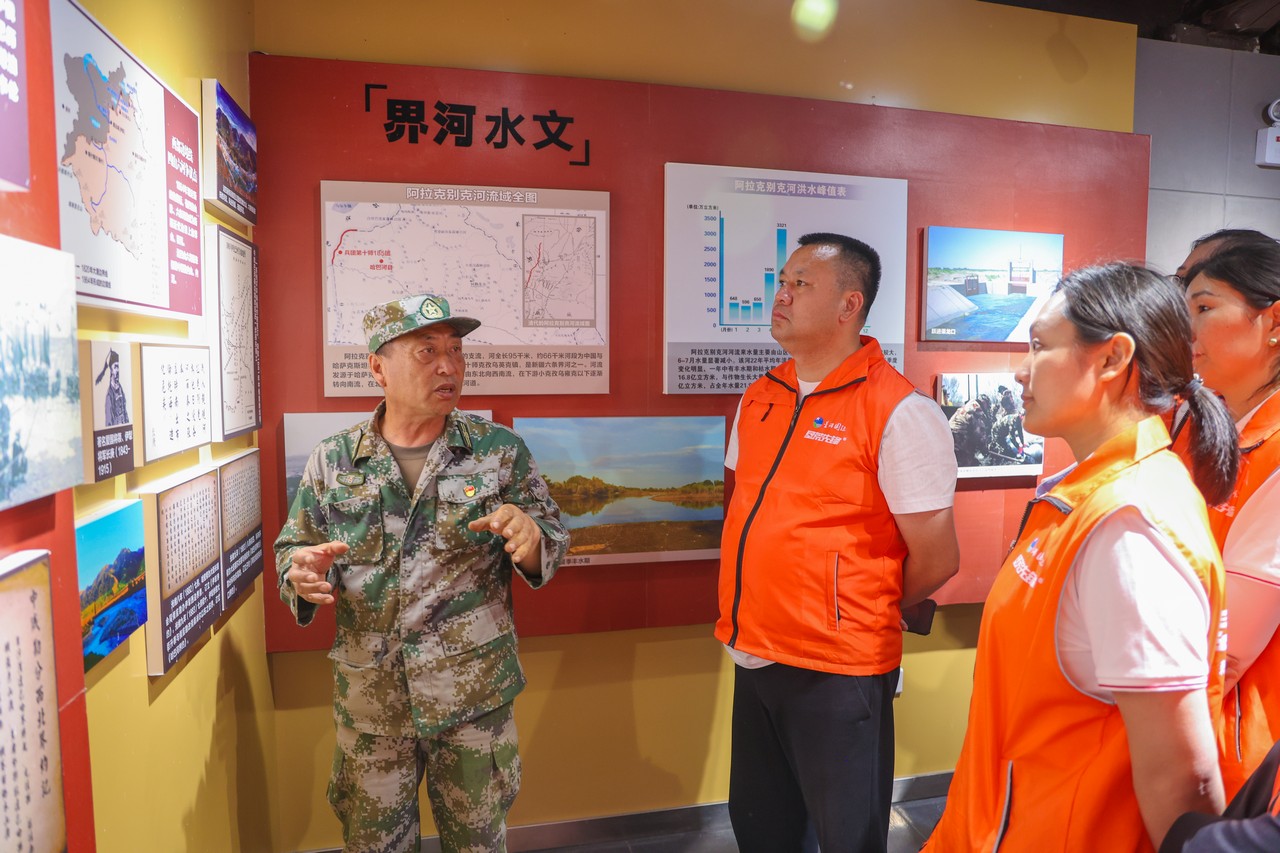 天山雪映拥军路 一腔热忱星瑞情——星瑞集团对新疆阿勒泰军分区北湾边防连和新疆生产建设兵团一八五团进行慰问(图9)